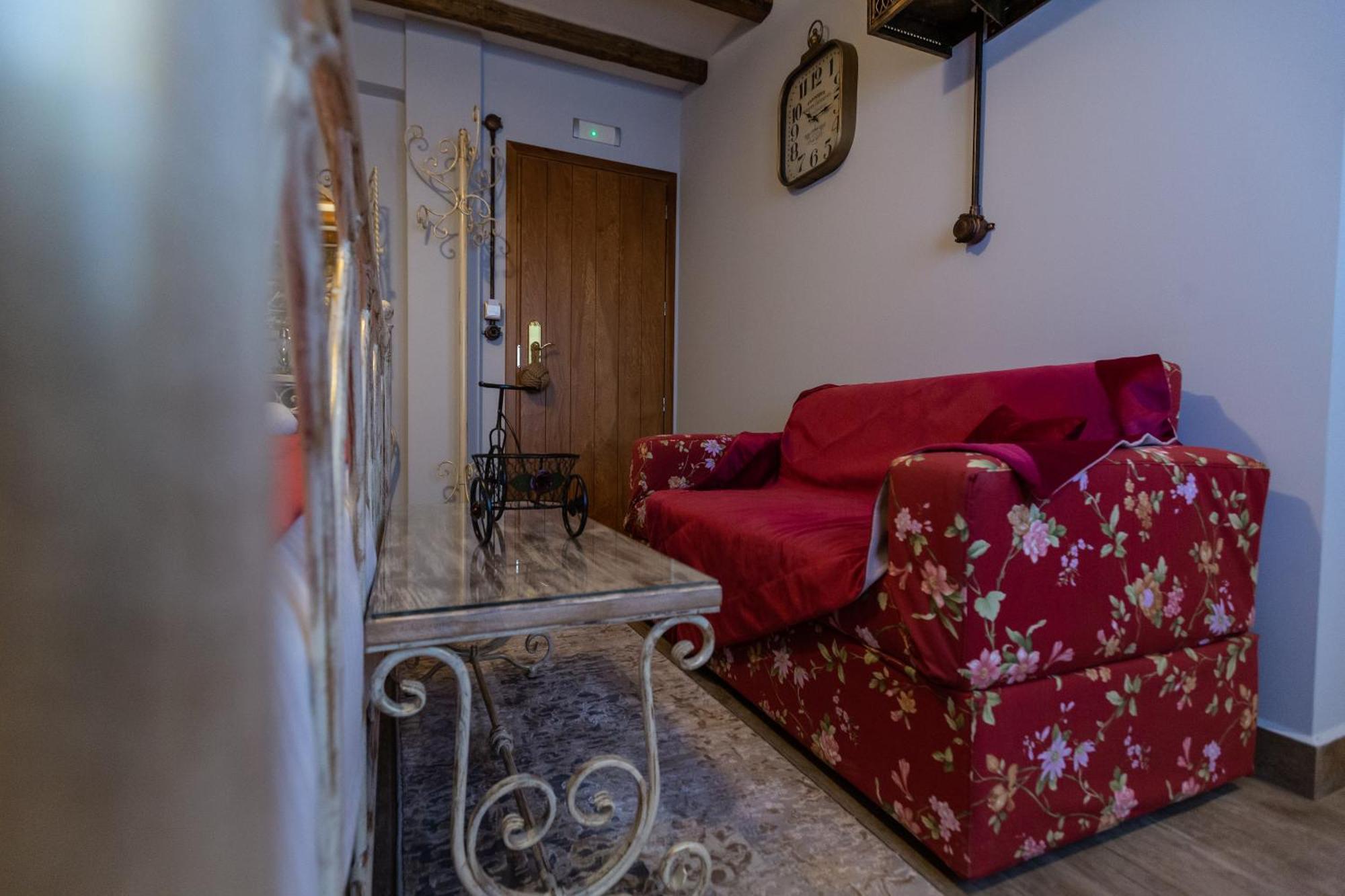 Maria'S Boutique Rooms Corinth Room photo