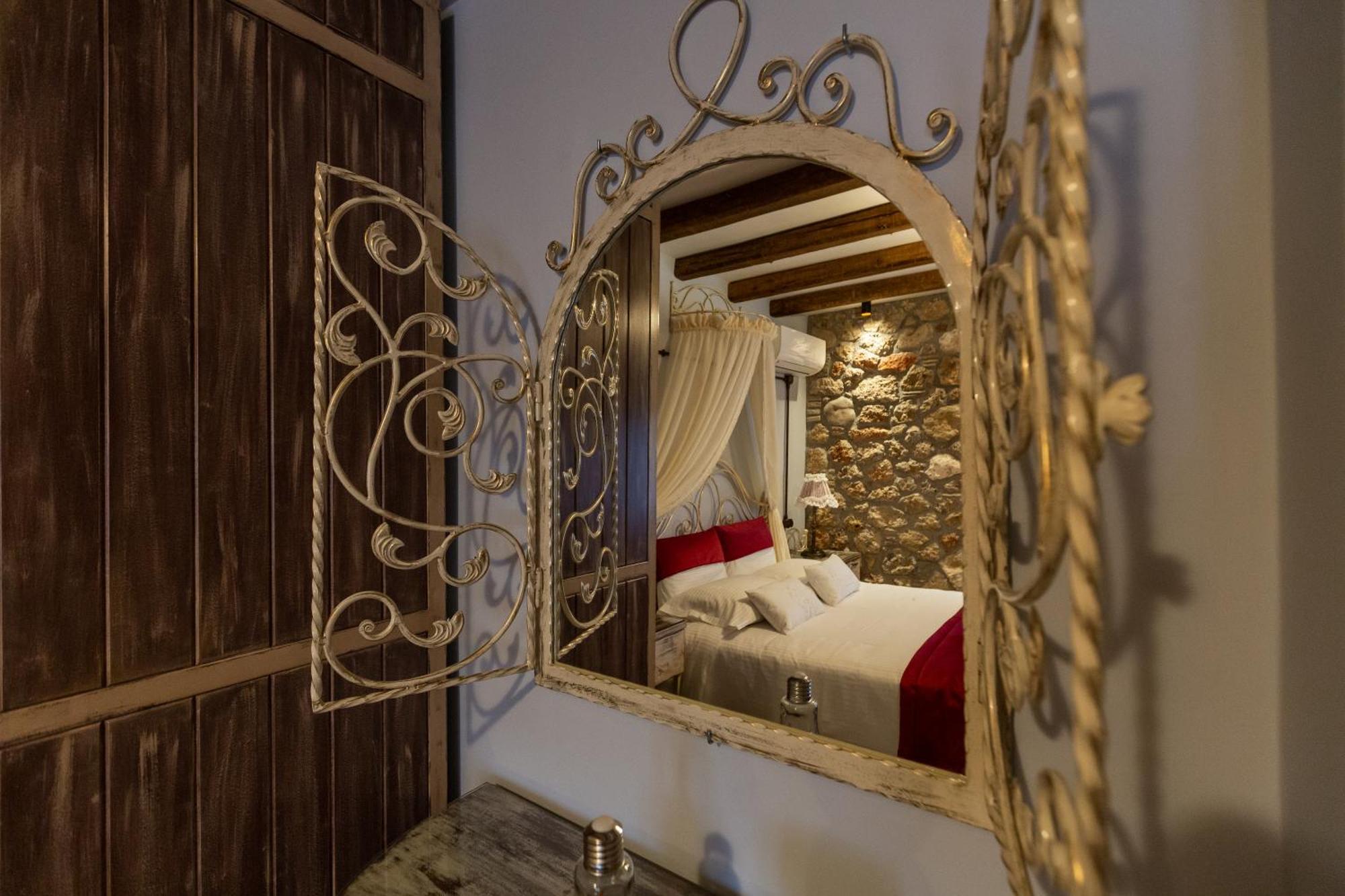 Maria'S Boutique Rooms Corinth Room photo
