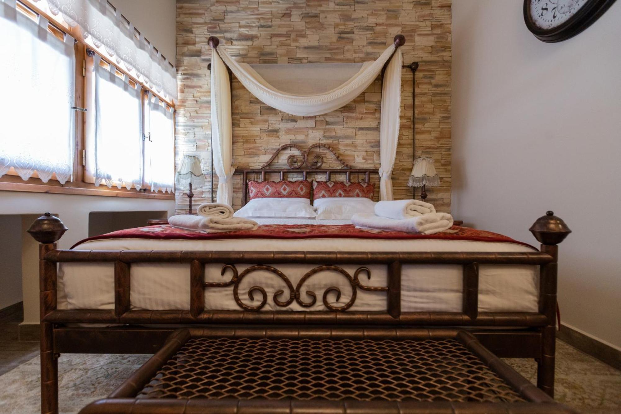 Maria'S Boutique Rooms Corinth Room photo