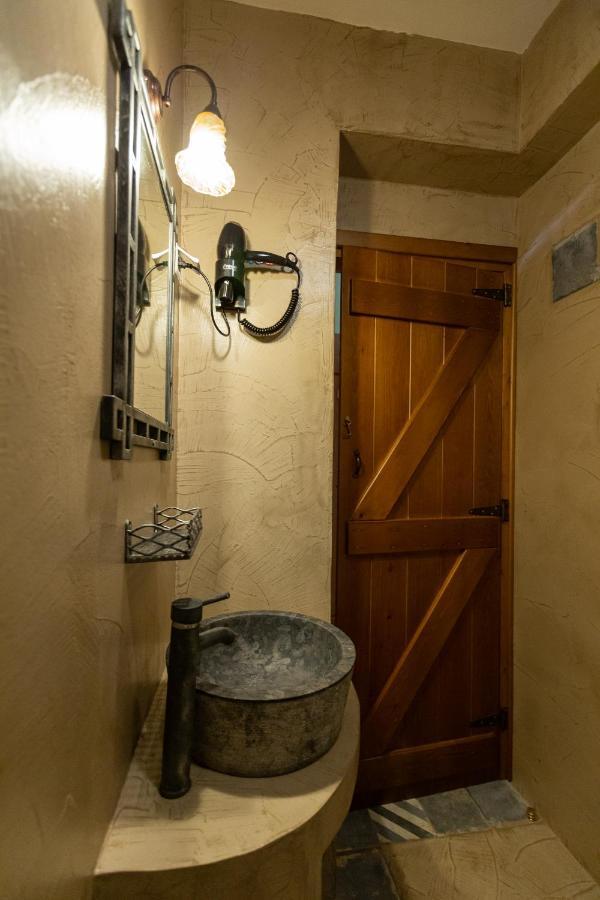 Maria'S Boutique Rooms Corinth Exterior photo